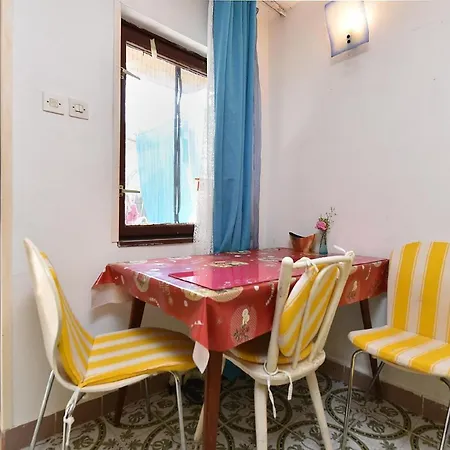 Fuer 3 Personen Ca 25 Qm In Pjescana Uvala, Istrien Istrische Riviera Appartement Pjescana Uvala